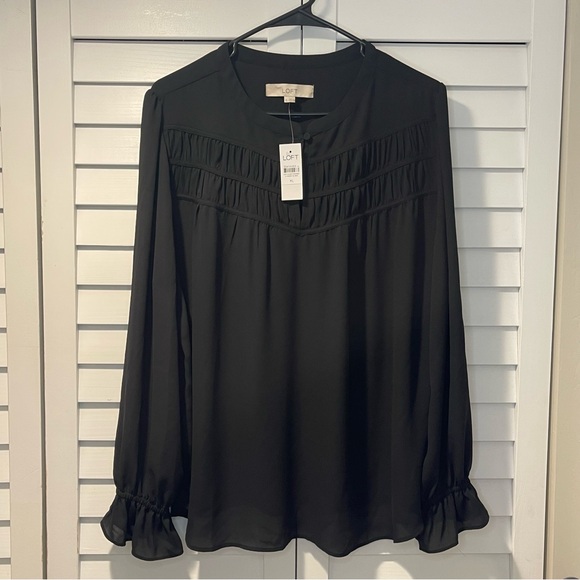 LOFT Tops - LOFT Black Pleated Long Sleeve Blouse Ruffle Cuffs Women’s XL NWT